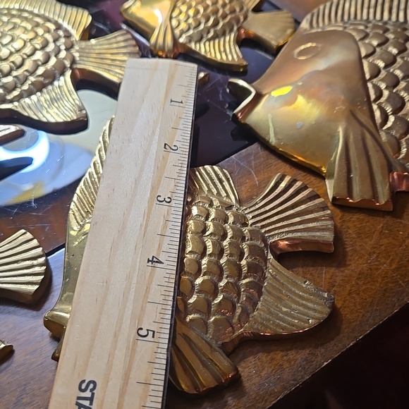 Vintage - 1950s Brass Angel Fish Nautical Wall Art Collection - Set Of 6 - Picture 8 of 9
